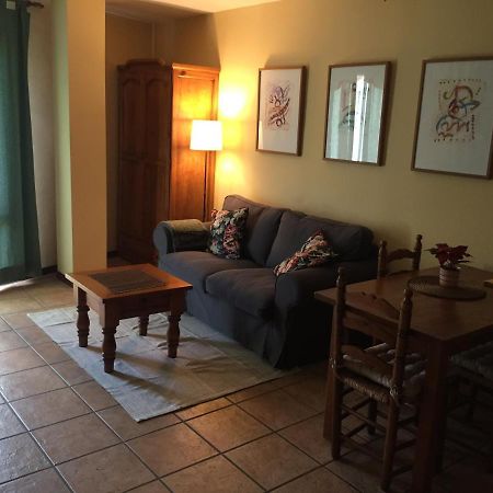 Apartamentos Turisticos San Juan De La Pena Santa Cruz de la Serós エクステリア 写真