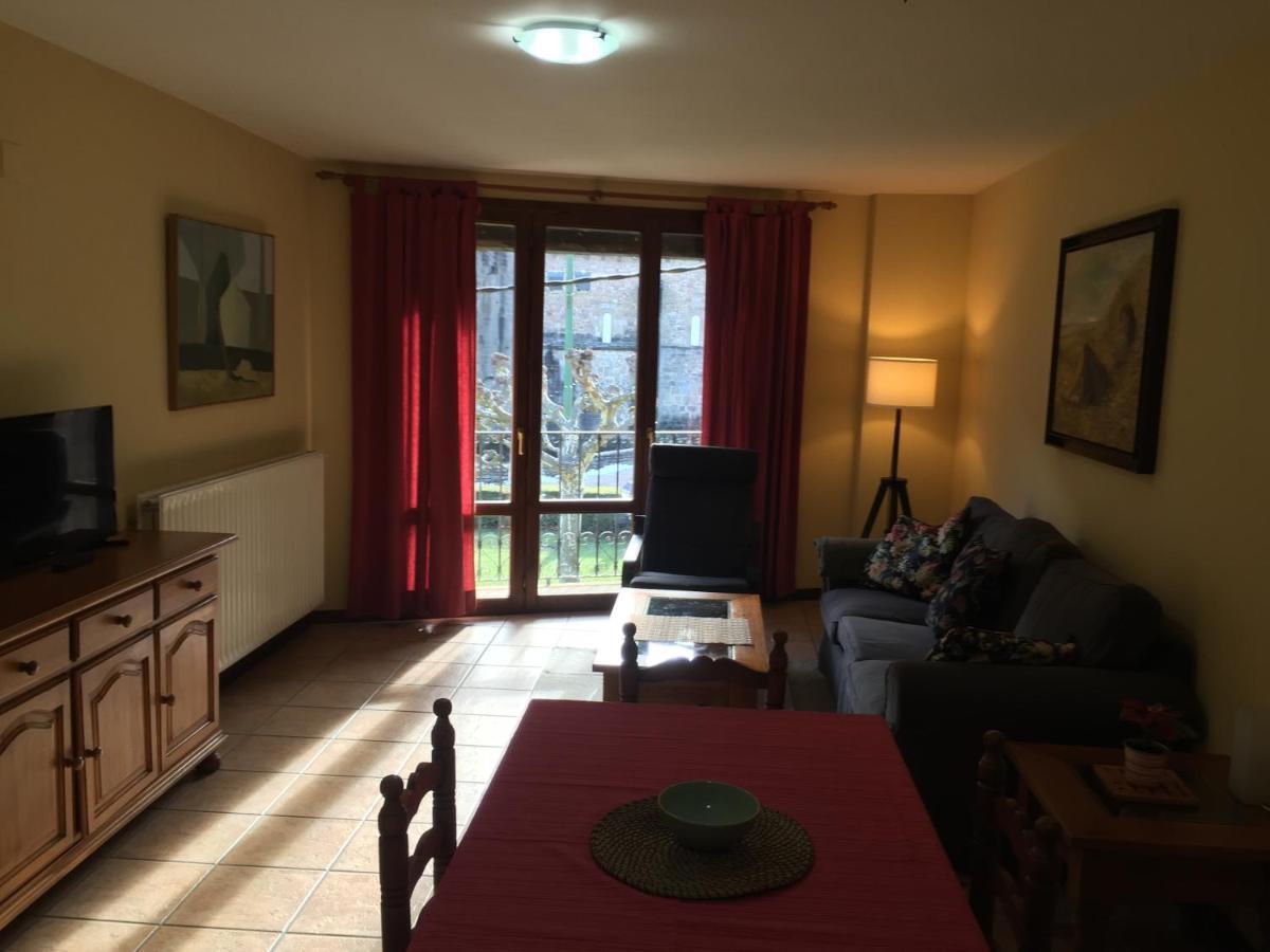 Apartamentos Turisticos San Juan De La Pena Santa Cruz de la Serós エクステリア 写真