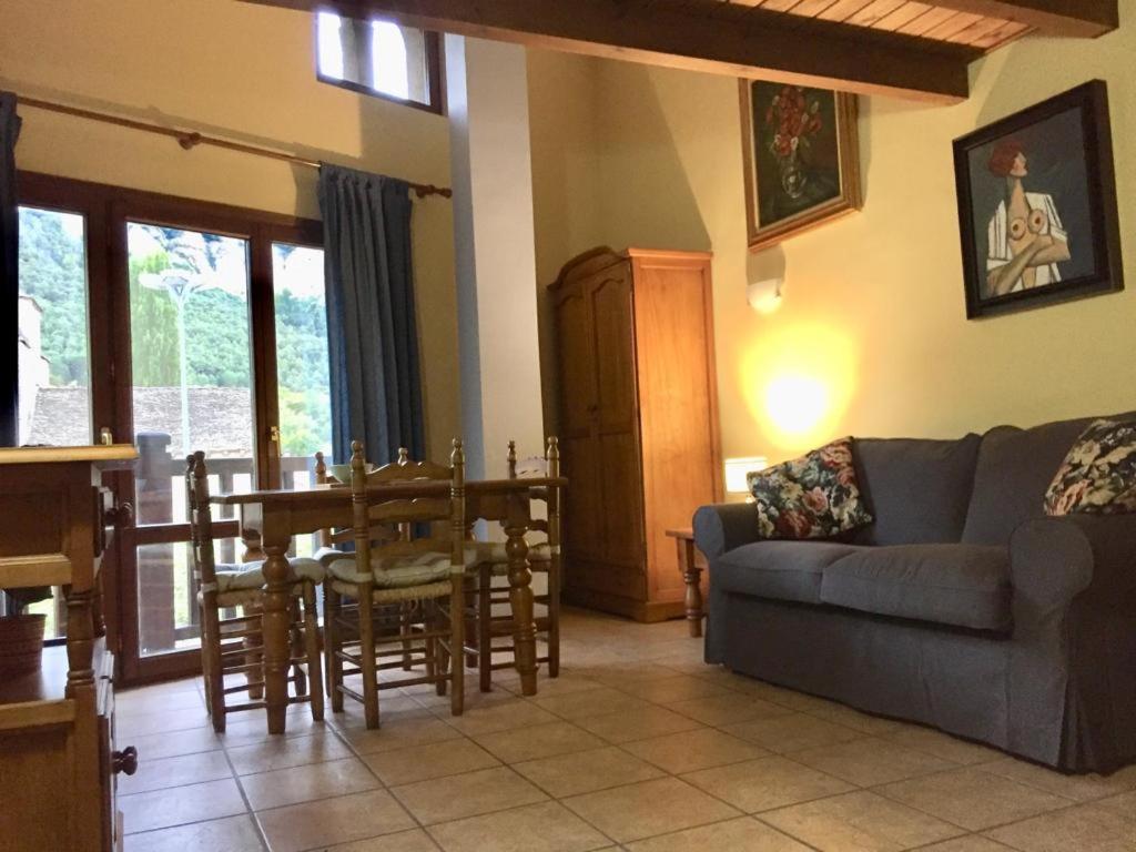 Apartamentos Turisticos San Juan De La Pena Santa Cruz de la Serós エクステリア 写真