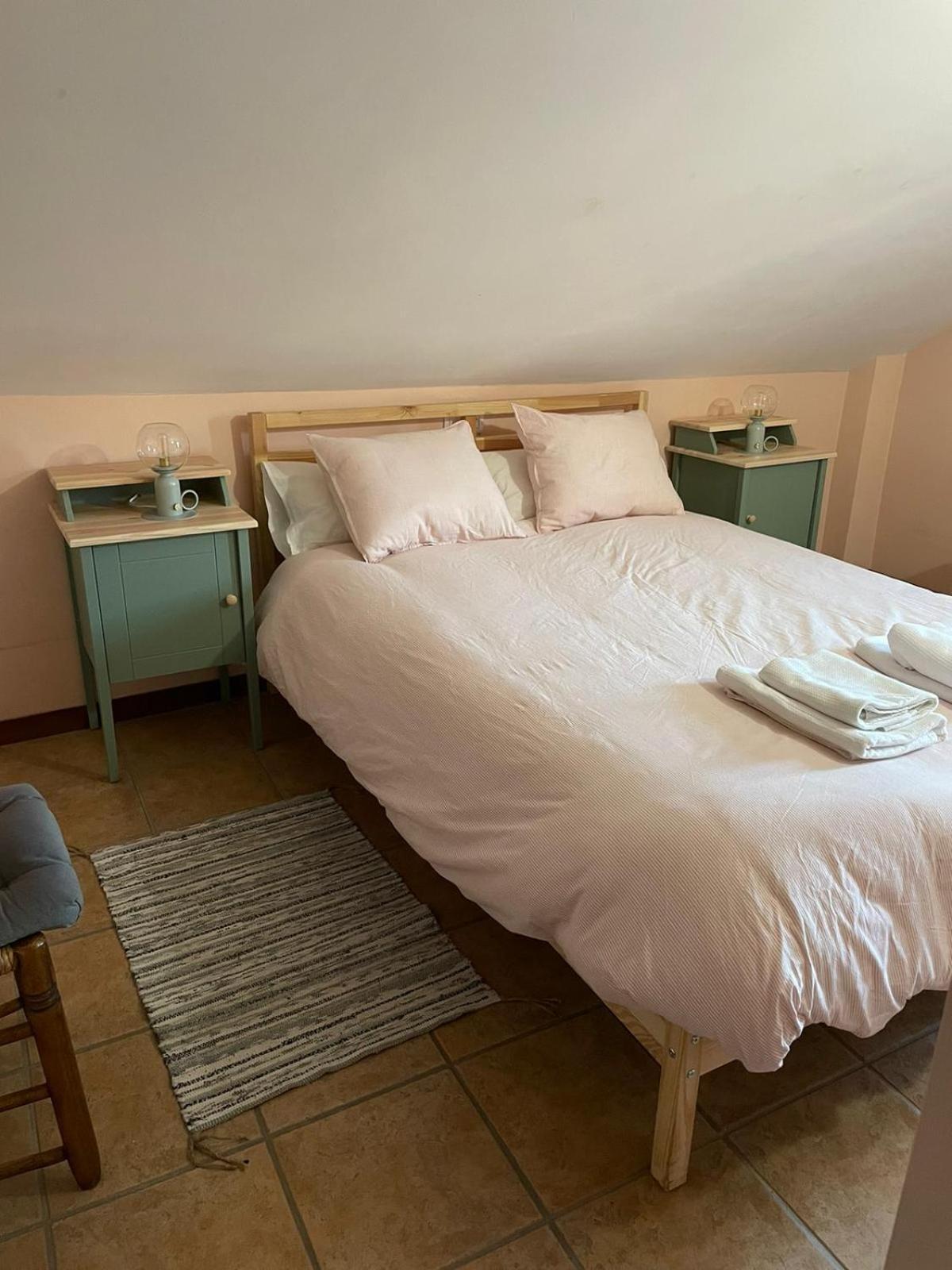 Apartamentos Turisticos San Juan De La Pena Santa Cruz de la Serós エクステリア 写真